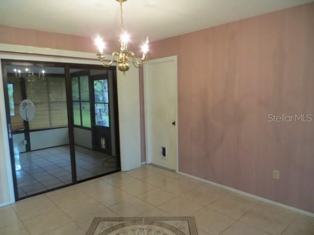 For Sale: $240,000 (2 beds, 1 baths, 900 Square Feet)