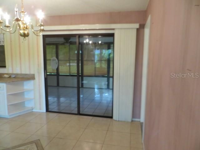 For Sale: $240,000 (2 beds, 1 baths, 900 Square Feet)