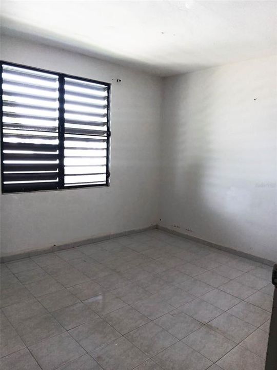 Activo con contrato: $230,000 (4 camas, 2 baños, 1748 Pies cuadrados)