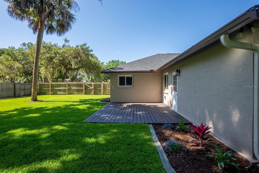 Active With Contract: $389,000 (3 beds, 2 baths, 1657 Square Feet)