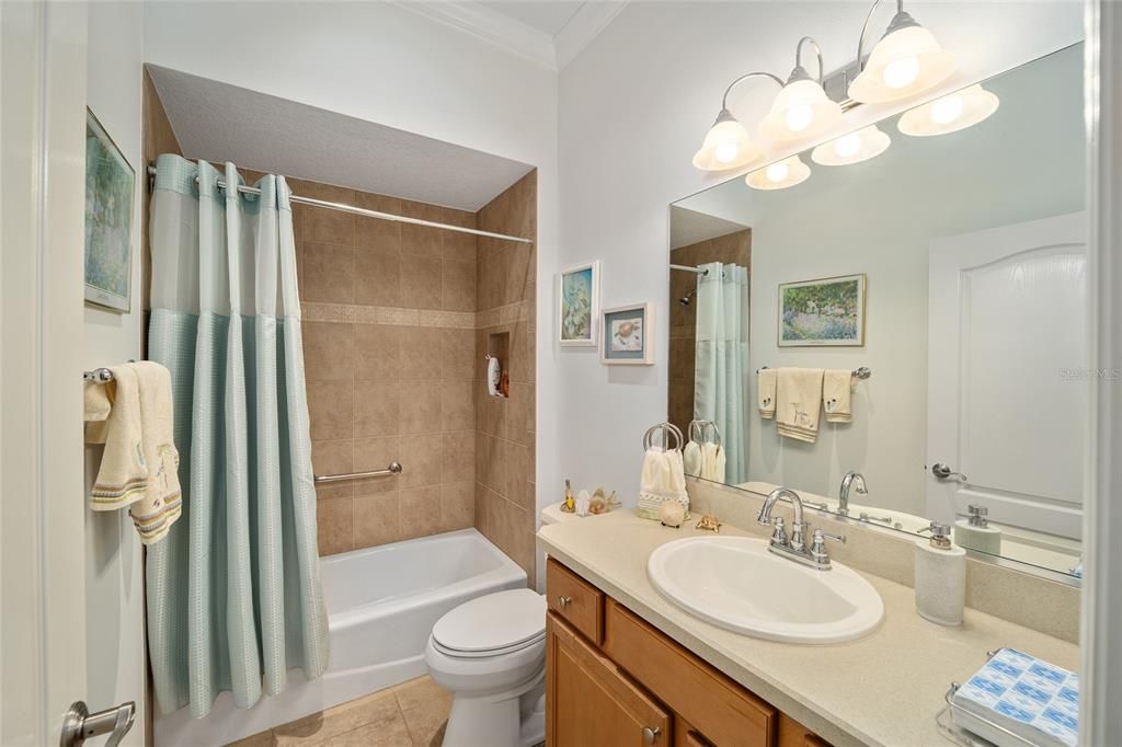 Guest Bathroom with High Counter & Tub/Shower Combo