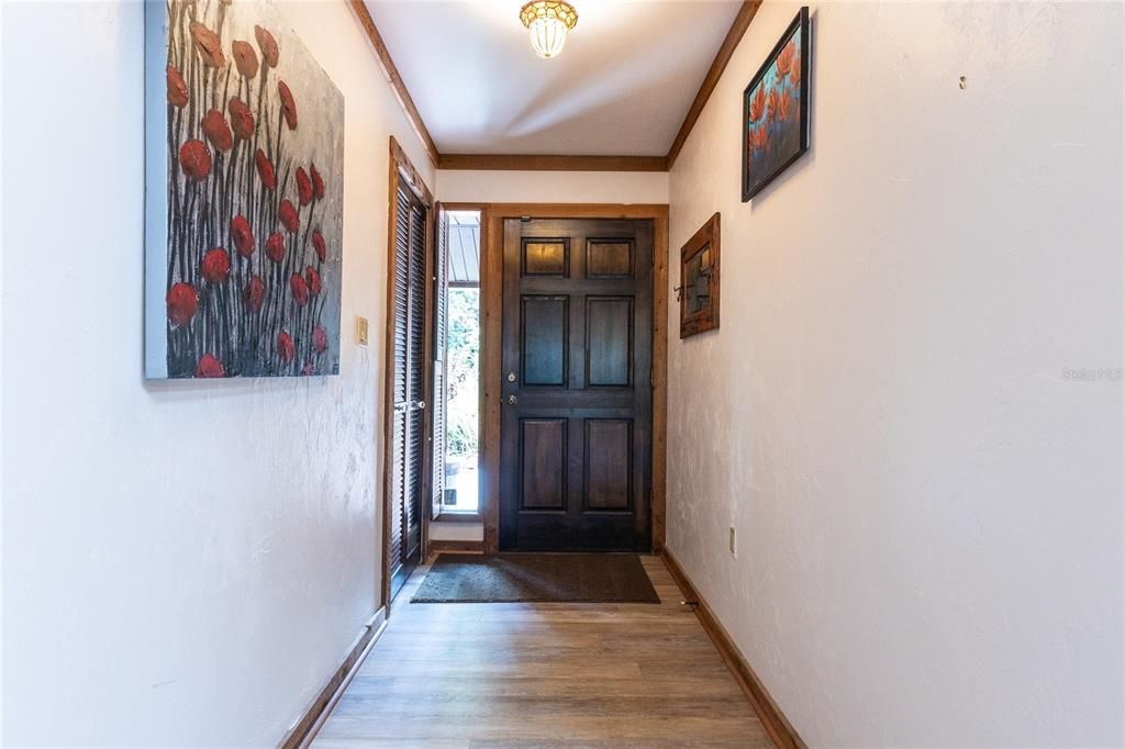 Activo con contrato: $459,000 (3 camas, 3 baños, 2233 Pies cuadrados)