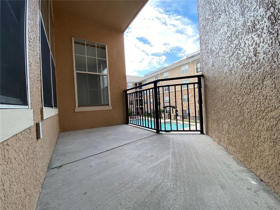 For Sale: $319,990 (2 beds, 1 baths, 996 Square Feet)