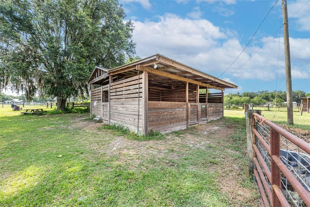 For Sale: $699,900 (3 beds, 2 baths, 1969 Square Feet)