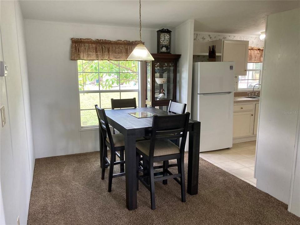 For Sale: $319,900 (3 beds, 2 baths, 1404 Square Feet)