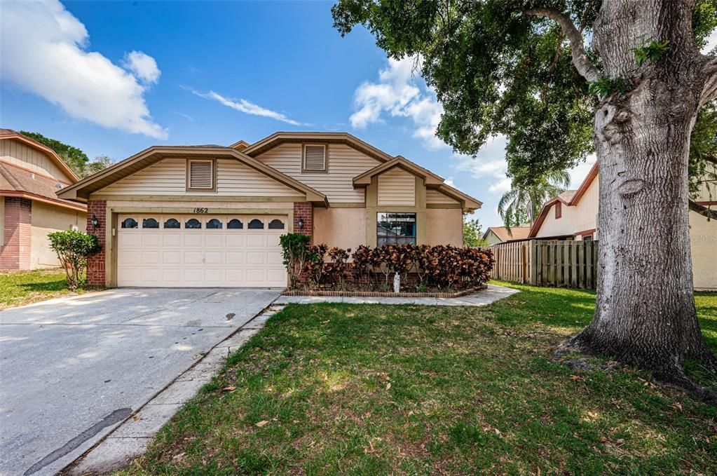 Recently Sold: $410,000 (3 beds, 2 baths, 1898 Square Feet)