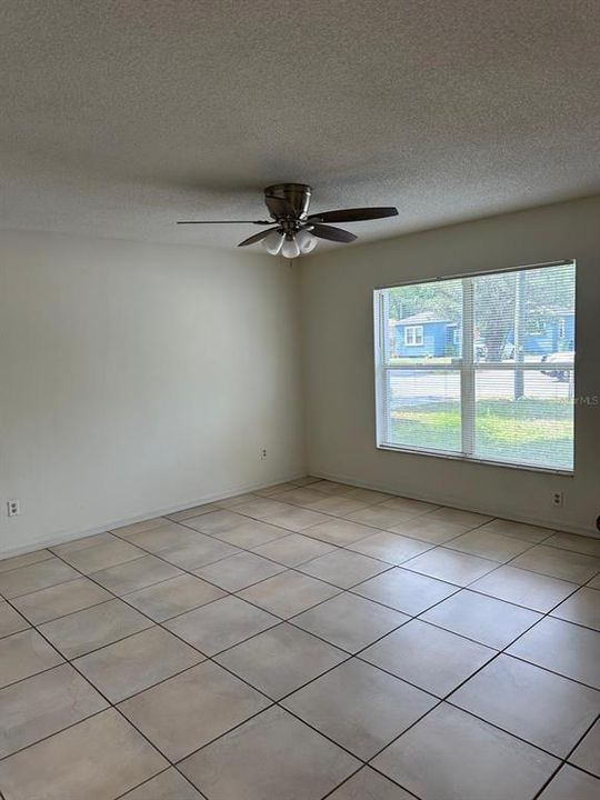 Active With Contract: $2,000 (3 beds, 2 baths, 1200 Square Feet)