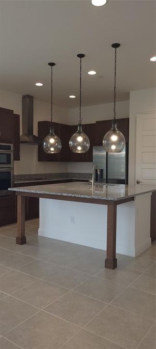 Active With Contract: $2,850 (3 beds, 2 baths, 1708 Square Feet)