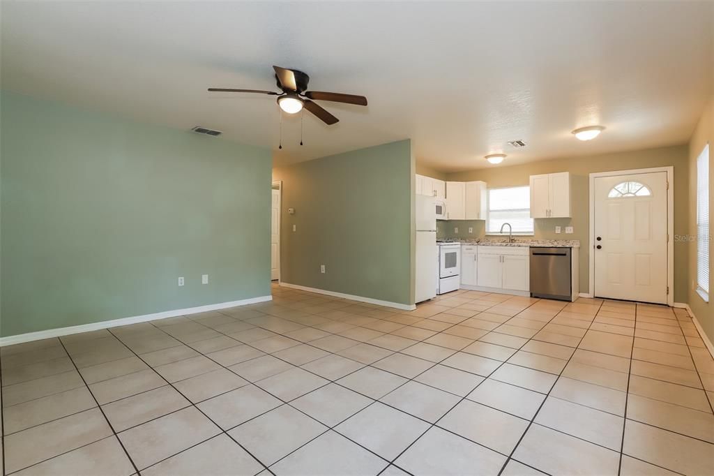 For Sale: $230,000 (3 beds, 1 baths, 950 Square Feet)
