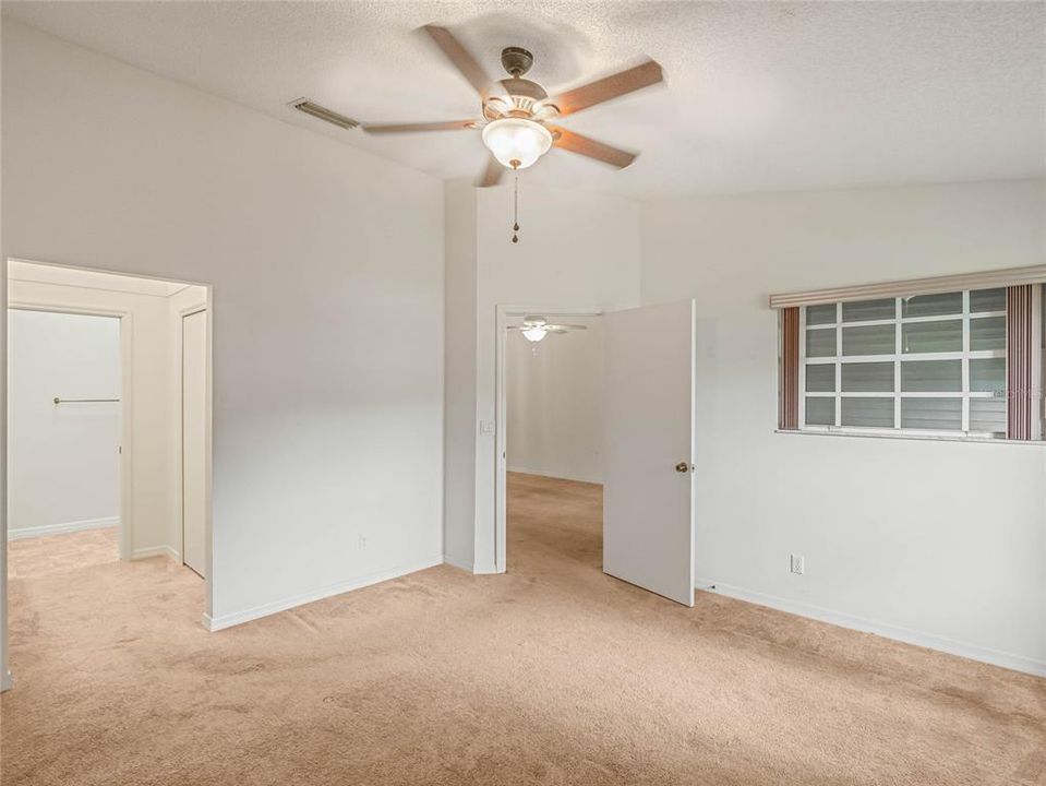 For Sale: $219,900 (2 beds, 2 baths, 1120 Square Feet)