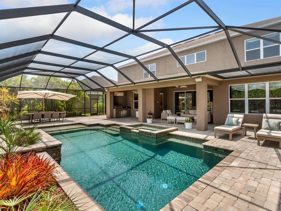 Fabulous indoor and outdoor Florida living!
