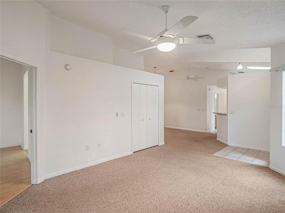 For Sale: $244,900 (2 beds, 2 baths, 1293 Square Feet)