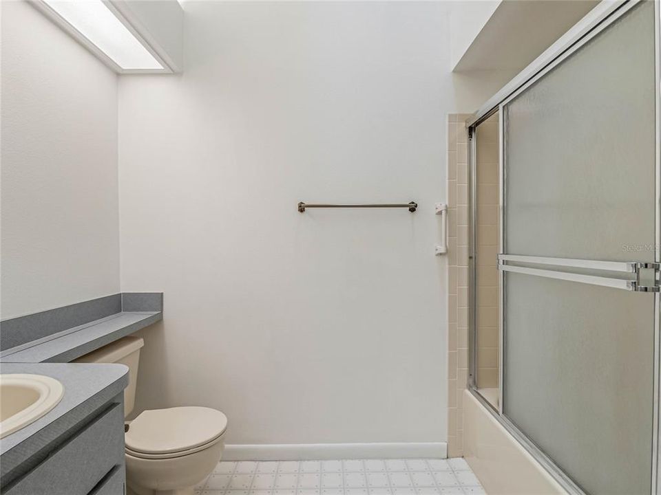 For Sale: $244,900 (2 beds, 2 baths, 1293 Square Feet)