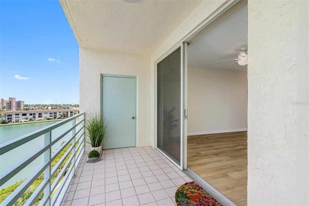 For Sale: $649,000 (2 beds, 2 baths, 1145 Square Feet)