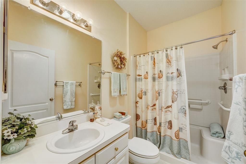 Active With Contract: $259,900 (2 beds, 2 baths, 1320 Square Feet)