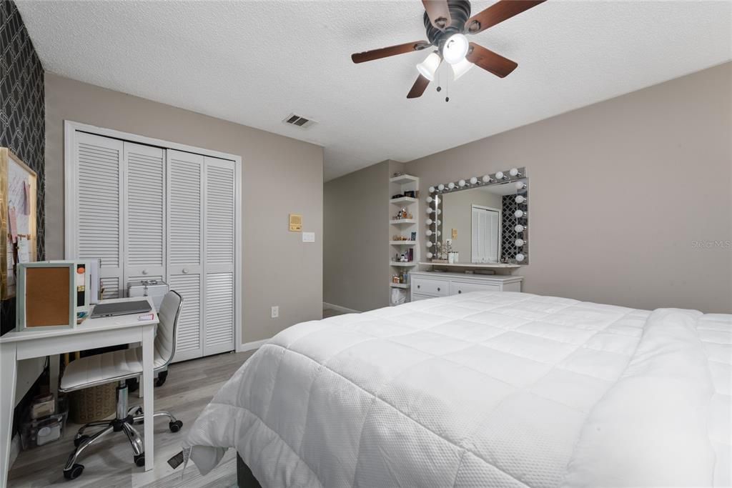 Active With Contract: $389,900 (3 beds, 2 baths, 1358 Square Feet)