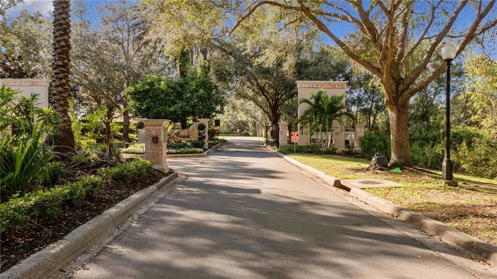 Active With Contract: $559,700 (3 beds, 2 baths, 1909 Square Feet)