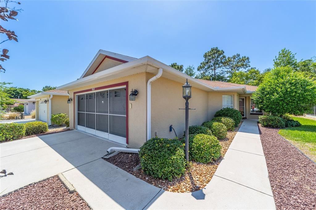 Active With Contract: $259,500 (2 beds, 2 baths, 1581 Square Feet)