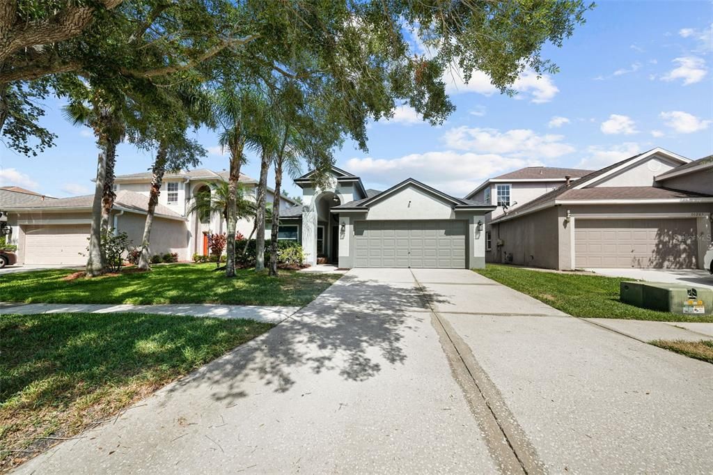 Active With Contract: $600,000 (4 beds, 2 baths, 1929 Square Feet)