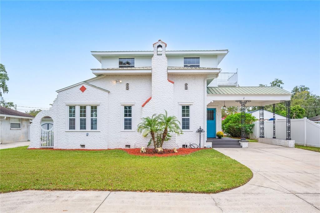 For Sale: $730,000 (5 beds, 2 baths, 2383 Square Feet)