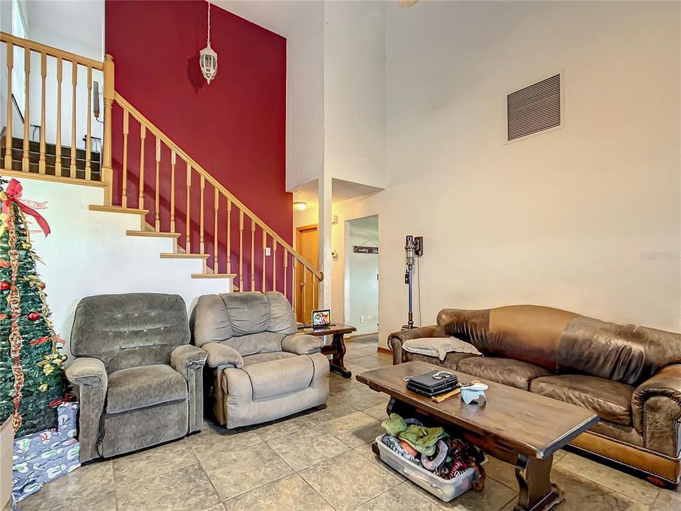 For Sale: $500,000 (3 beds, 2 baths, 1577 Square Feet)