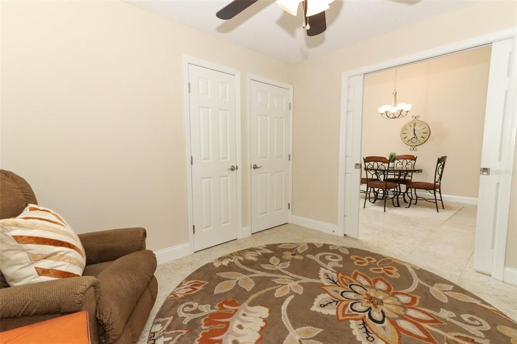 For Sale: $335,900 (2 beds, 2 baths, 1353 Square Feet)