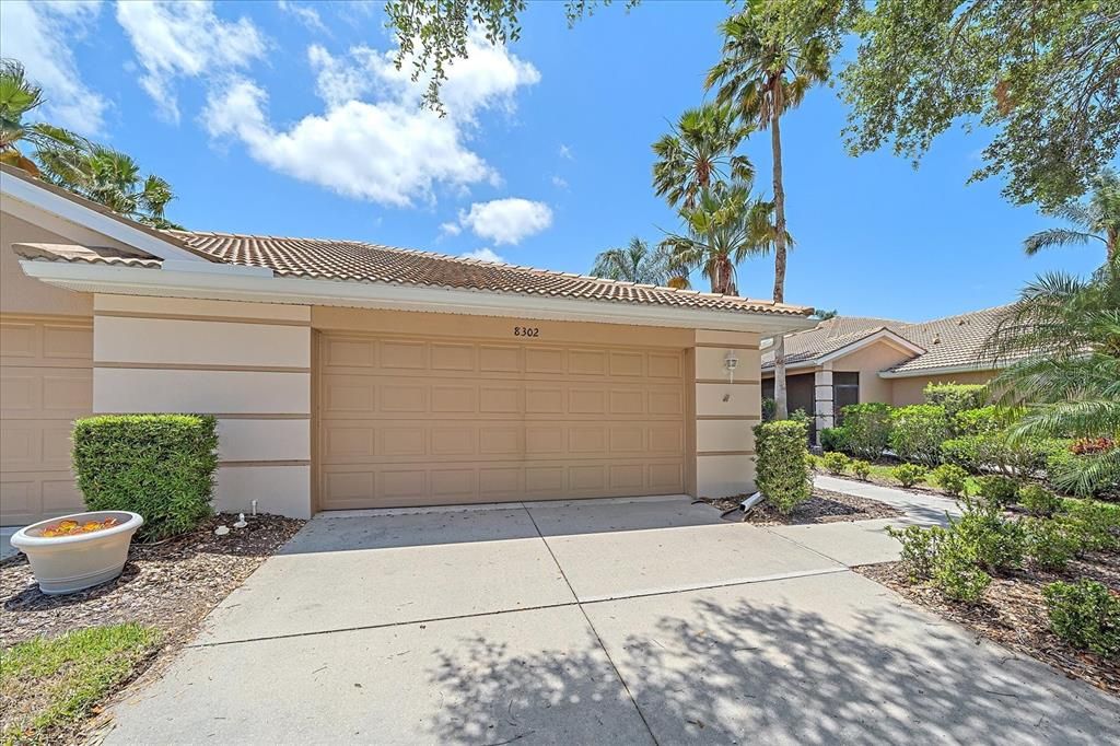 Active With Contract: $399,900 (2 beds, 2 baths, 1870 Square Feet)