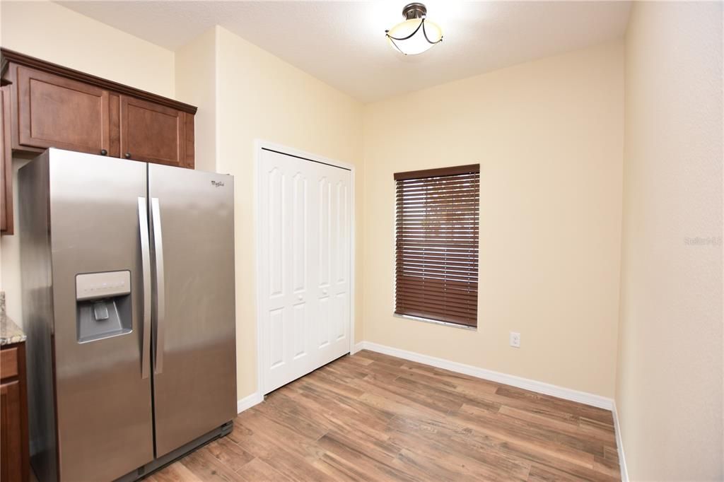 Active With Contract: $1,700 (3 beds, 2 baths, 1713 Square Feet)