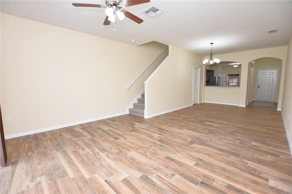 Active With Contract: $1,700 (3 beds, 2 baths, 1713 Square Feet)