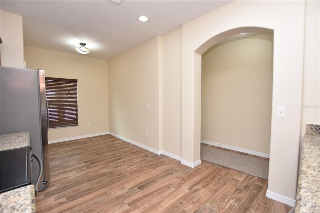 Active With Contract: $1,700 (3 beds, 2 baths, 1713 Square Feet)