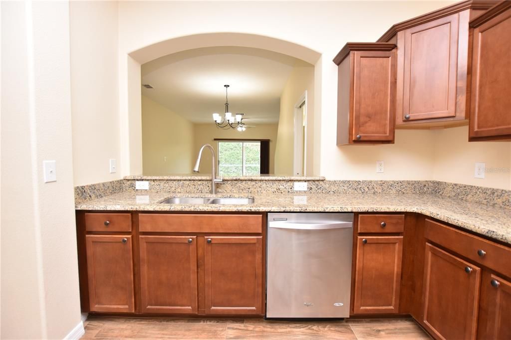 Active With Contract: $1,700 (3 beds, 2 baths, 1713 Square Feet)