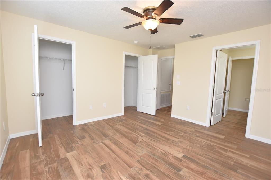 Active With Contract: $1,700 (3 beds, 2 baths, 1713 Square Feet)