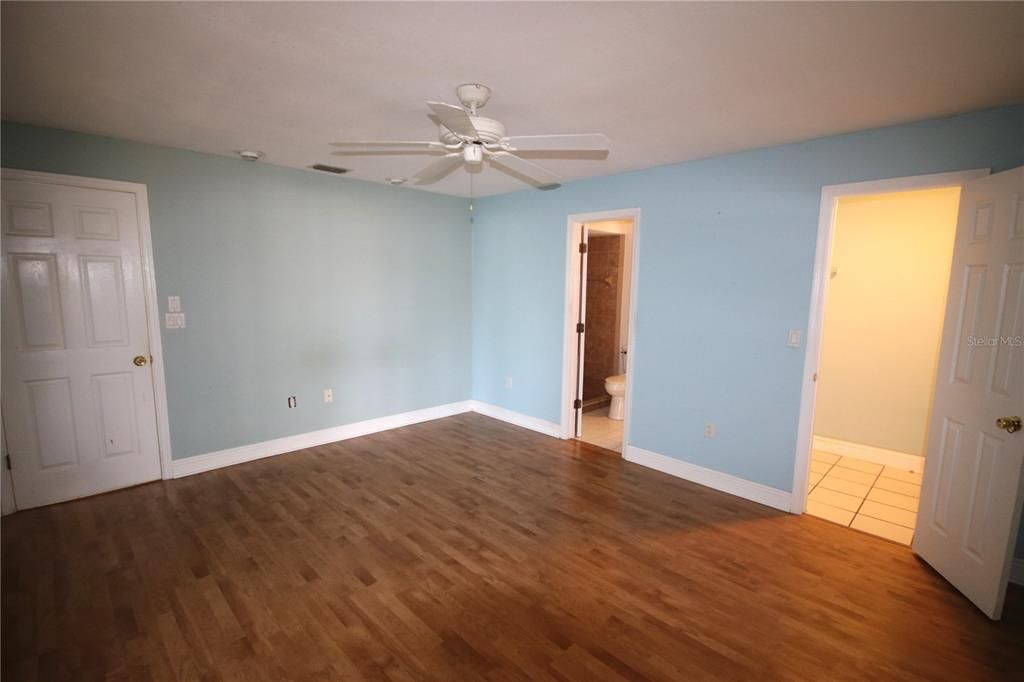 Recently Sold: $245,000 (3 beds, 2 baths, 1166 Square Feet)