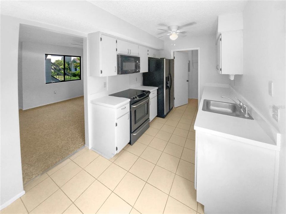 For Sale: $162,000 (2 beds, 2 baths, 1071 Square Feet)