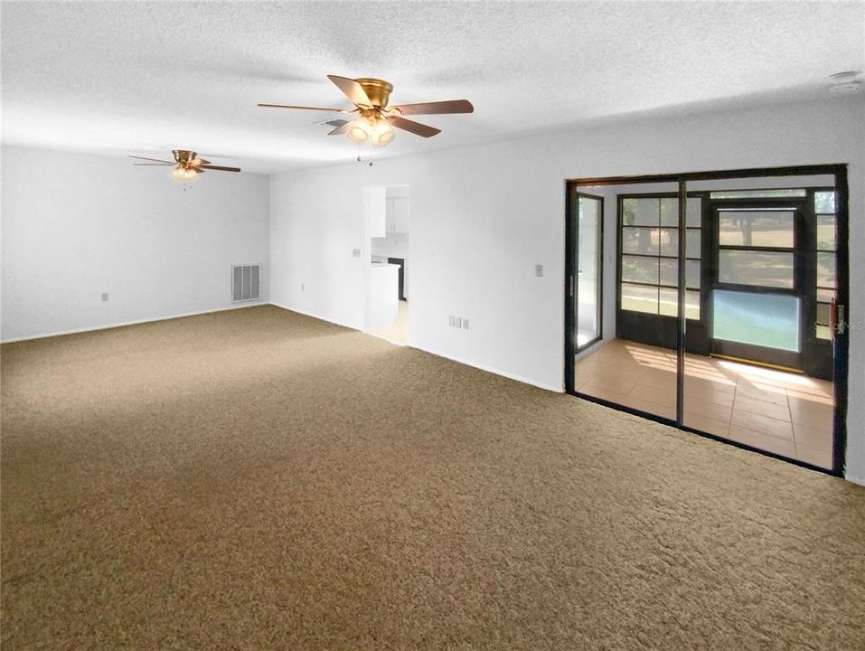 For Sale: $162,000 (2 beds, 2 baths, 1071 Square Feet)