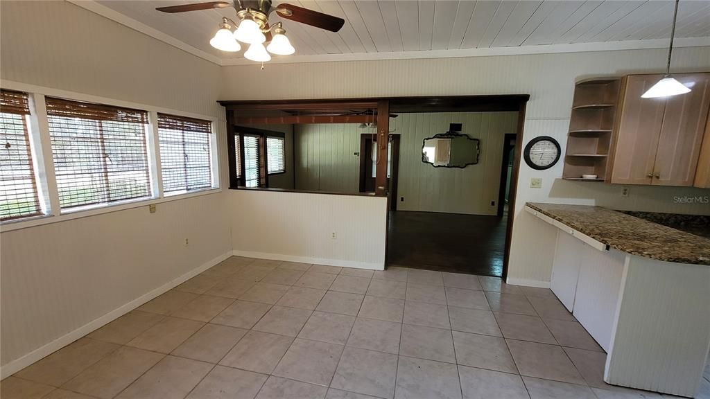 Recently Rented: $1,900 (3 beds, 2 baths, 1557 Square Feet)