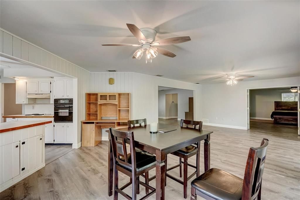 Active With Contract: $438,000 (3 beds, 2 baths, 1859 Square Feet)
