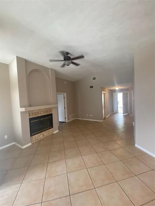 Recently Rented: $2,200 (3 beds, 2 baths, 1483 Square Feet)