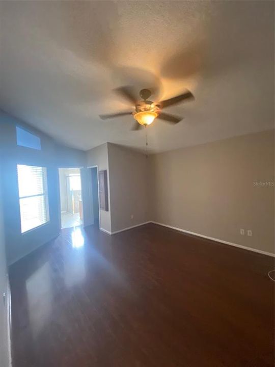 Recently Rented: $2,200 (3 beds, 2 baths, 1483 Square Feet)