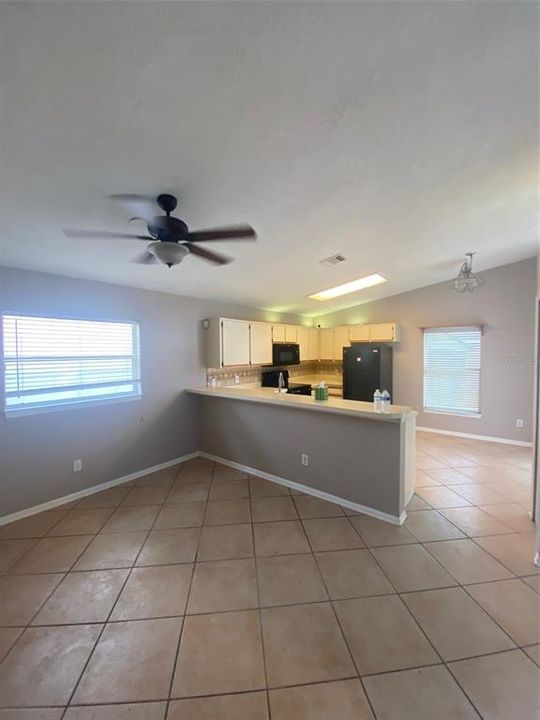 Recently Rented: $2,200 (3 beds, 2 baths, 1483 Square Feet)