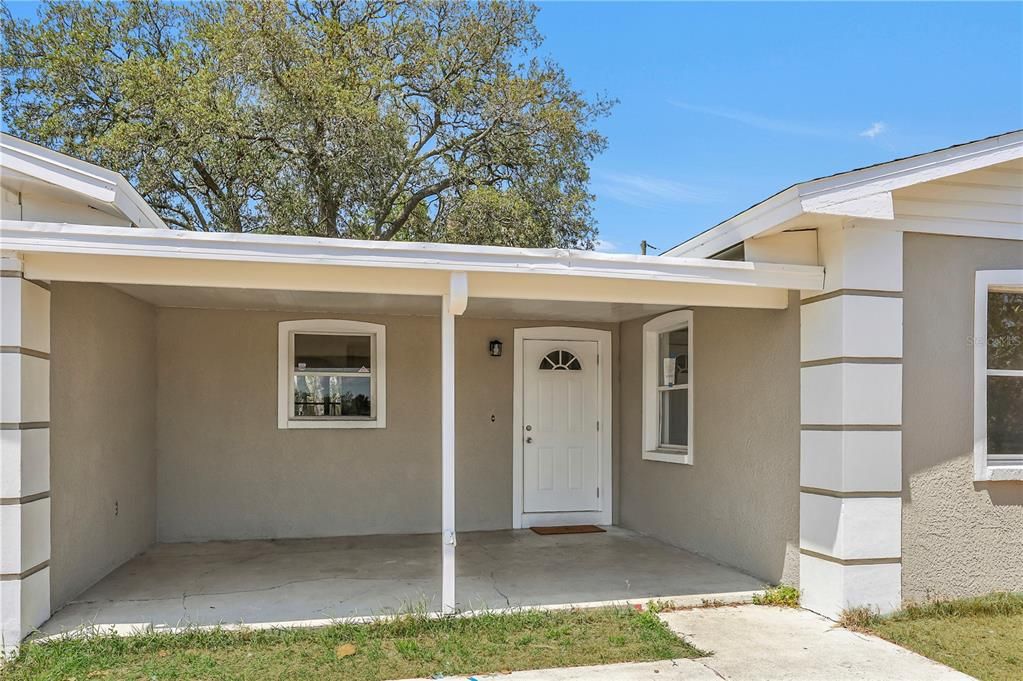 Active With Contract: $329,500 (3 beds, 2 baths, 1385 Square Feet)