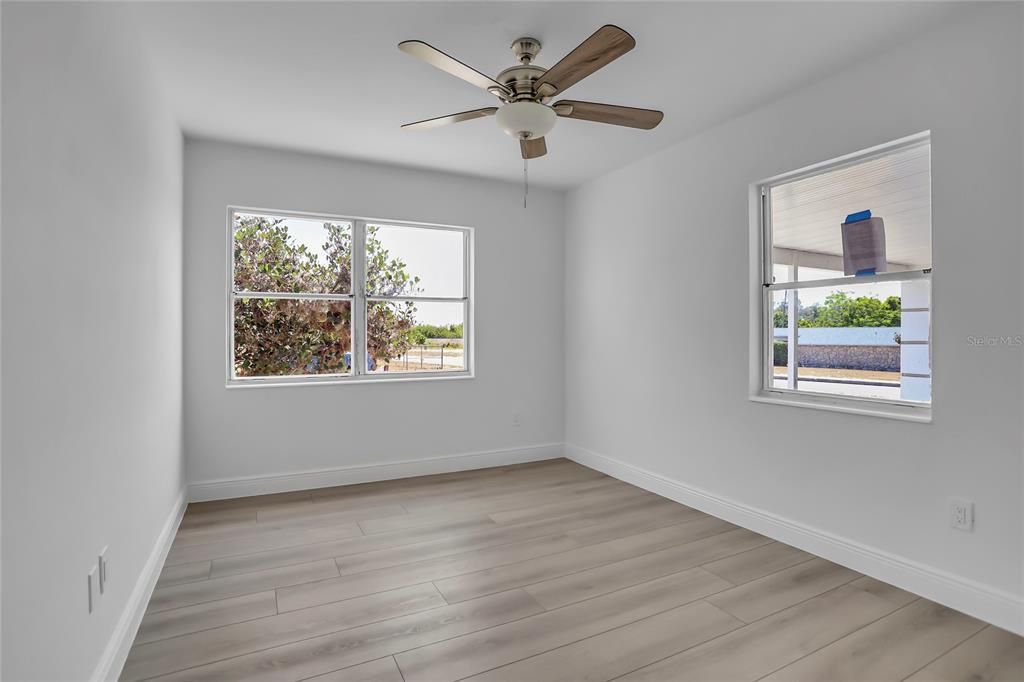 Active With Contract: $329,500 (3 beds, 2 baths, 1385 Square Feet)