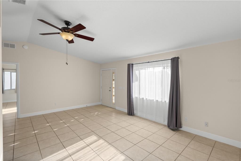 For Sale: $219,000 (2 beds, 2 baths, 1320 Square Feet)