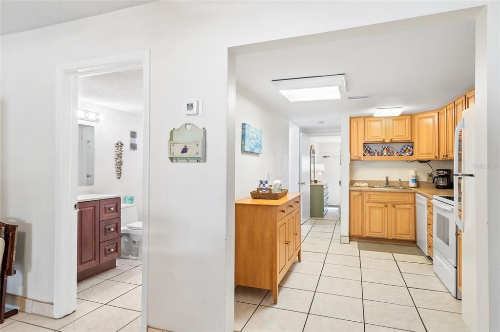 For Sale: $849,995 (2 beds, 2 baths, 1290 Square Feet)