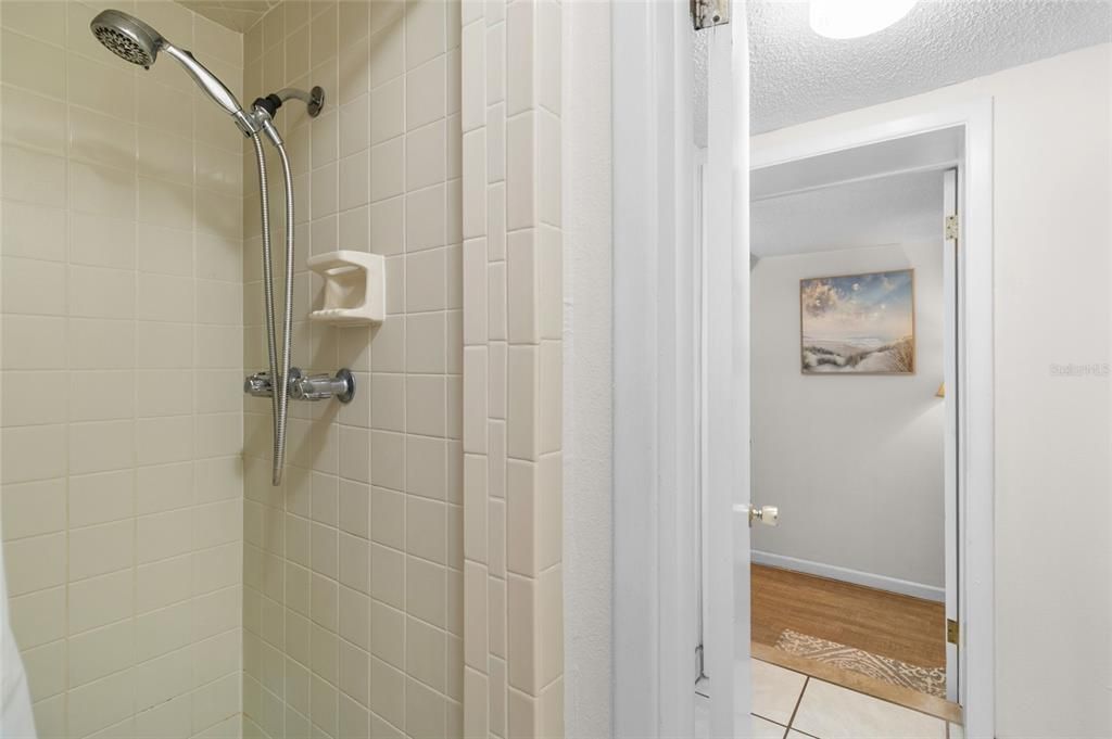 待售: $849,995 (2 贝兹, 2 浴室, 1290 平方英尺)