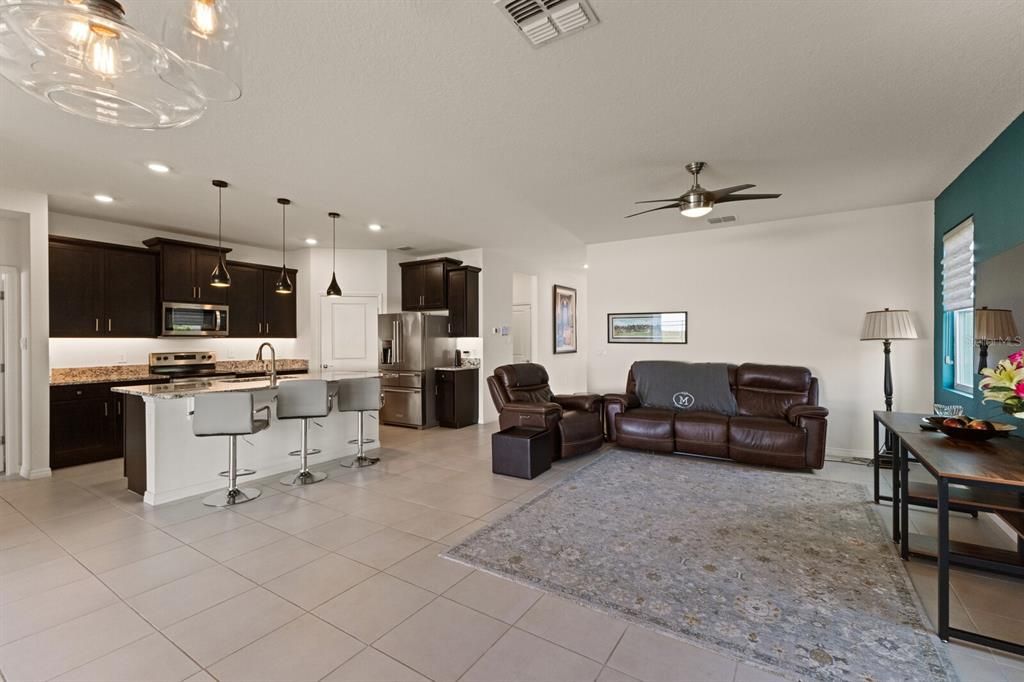 For Sale: $490,000 (3 beds, 2 baths, 1816 Square Feet)
