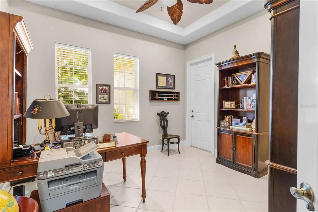 Office with tray ceiling