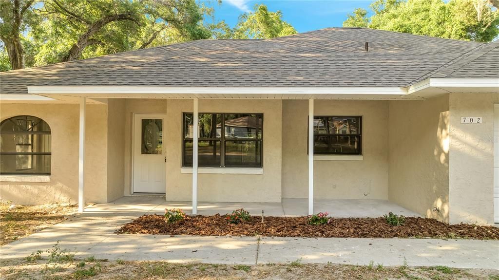 Active With Contract: $290,500 (3 beds, 2 baths, 1586 Square Feet)