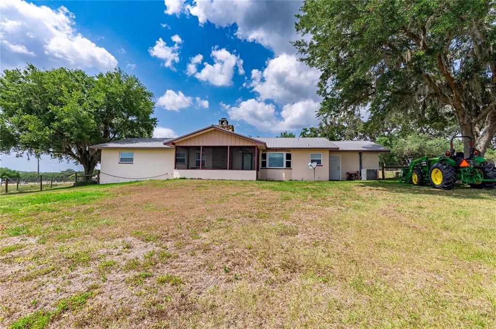 For Sale: $555,000 (3 beds, 3 baths, 1971 Square Feet)