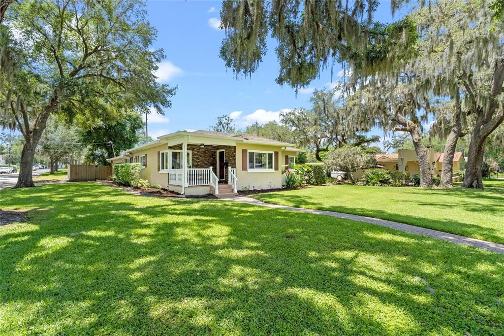 For Sale: $599,900 (3 beds, 2 baths, 1566 Square Feet)